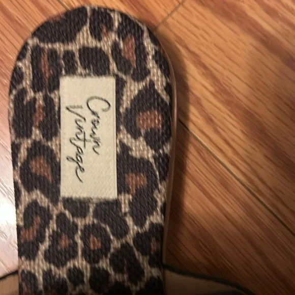 Sandals - Picture 2 of 4